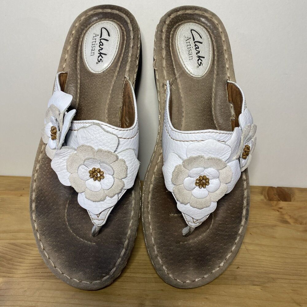 Clark's Artisan Sandals White Leather Thong Flip Flops w Floral Accent Sz 8M